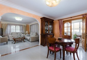 252 m² House ∙ 4 bedrooms ∙ 5 guests