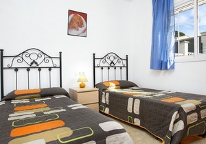 2CAROL01 - Nice 4 bedroom house with private pool located in a quiet residential area