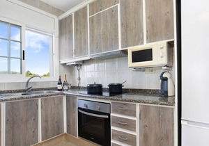 2MARI01 - 6 bedroom house with private swimming pool in a quiet location