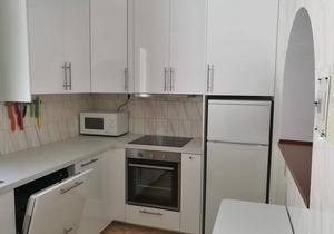 3-Bed Spacious Apartment with Shared Pool, Garden, A/C & Wi-Fi