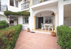 3-Bed Spacious Apartment with Shared Pool, Garden, A/C & Wi-Fi