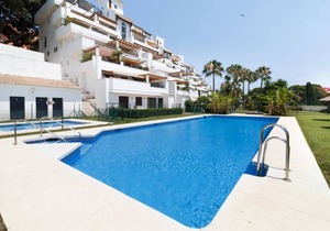 Apartment with garden and pool