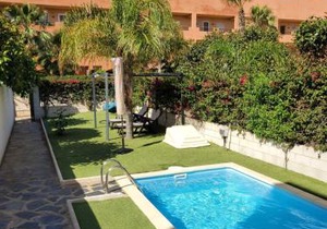BAJO en PRIMERA LÍNEA de VERA-PLAYA con piscina privada!