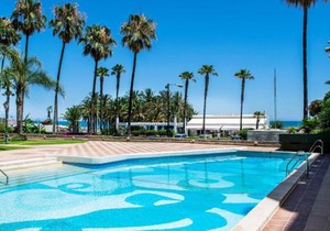 Beach Front Apartment In Torremolinos