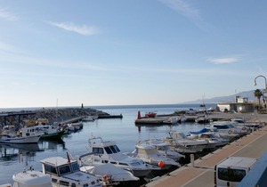 Beautiful Townhouse with Sea Views in Harbour Lights 2 Bedrooms Sleeps 4