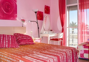 Beautiful vacation home directly on the sea, only 10 m from the beach La Concha.