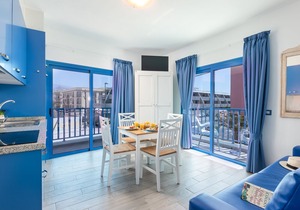 C3 Authentic Guest House Room with kitchenette
