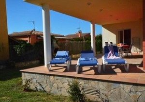 Casa amplia con piscina, jardín, BBQ y WI-FI en Sant Pere Pescador, cerca de la playa. - ES-89-71