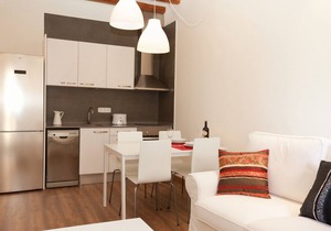 Casa Milá - large apt in Gracia district - FREE WIFI