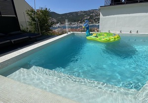 City villa with gym and sensational harbor/sea and mountain views