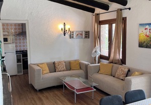 Comfortable villa in residential area with garden and swimming pool, HUTG-026897