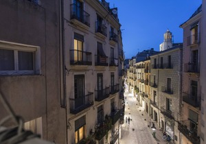 Cort Reial 3B - Holiday Apartment Rental in Girona | Bravissimo
