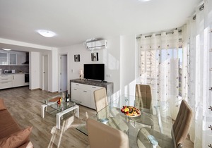 Deluxe Apartment in Benidorm, 3 min walking from the beach, 2 bedrooms