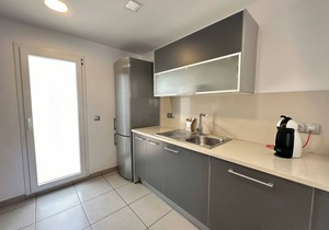 Drugstore B C - Three Bedroom Apartment, Sleeps 8