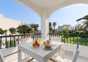 Erisa 25 by IVI Real Estate