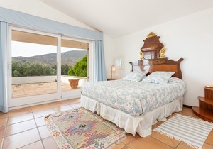 Exclusive Seafront Villa