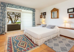 Exclusive Seafront Villa