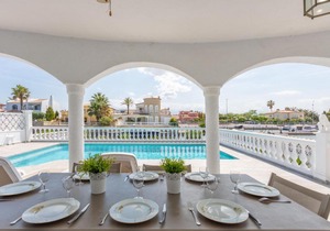 Holiday Home Peni by Interhome
