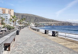 Holiday Home 'Sea view Apartment' with Sea View, Shared Pool & Wi-Fi