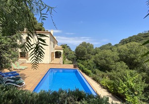 Holiday rental villa with swimming pool in Begur, Sa Tuna