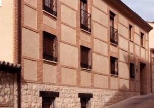 Houses of Valois for 4 people