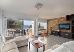 LETS HOLIDAYS Apartment with sea views in cala salions