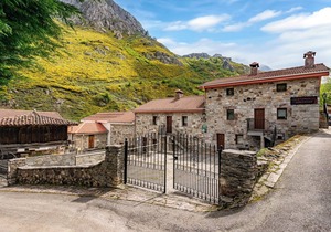 Lorences Rural Apartments with mountain views for 5 people