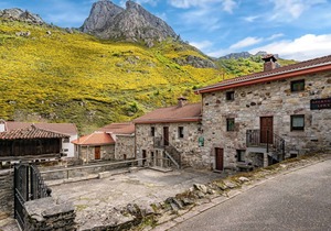 Lorences Rural Apartments with mountain views for 5 people