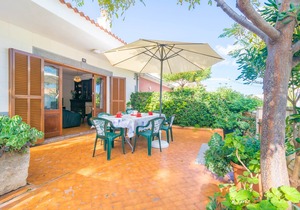 Los Geranios - Five Bedroom Villa, Sleeps 9