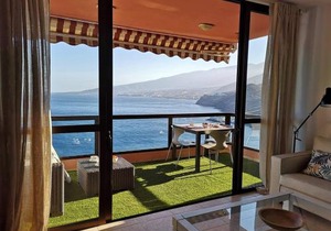 Magnific flat with panoramic sea views