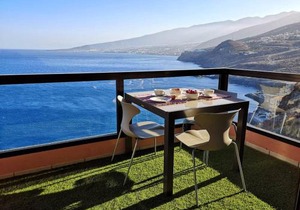 Magnific flat with panoramic sea views