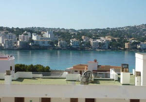 Modern Apartment with Shared Pool, Wifi, A/C and Sea View in Santa Ponsa
