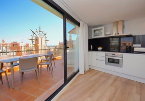 Modern Penthouse L'Àguila in Palma Old Town with Terrace, Wifi, AC, Spacious!