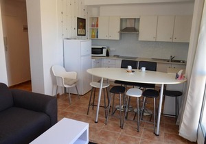 Modern Penthouse with Wifi, South-facing Terrace and Community Pool