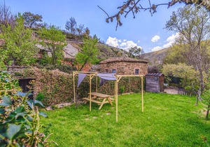 Nice home in La Omañuela with WiFi