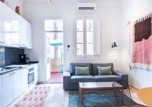 Oasis with a sunny terrace in the heart of Gracia