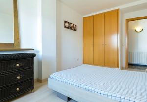 PORT CANIGÓ I 138 -Very nice and bright apartment with shared swimming-pool.