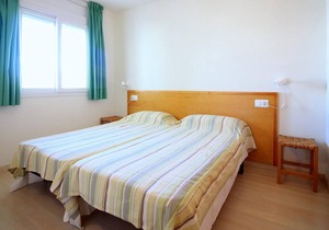 PORT CANIGÓ II 304 -Nice and bright apartment with views on the channels and pool, in Santa Margarita (Roses)
