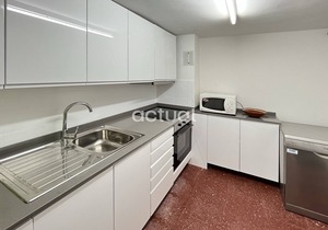 President B-5 Seafront apartment