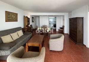 President B-5 Seafront apartment