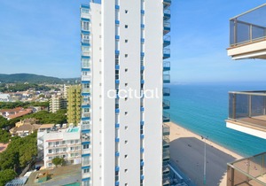 President E-13 Seafront apartment