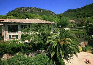Romantic villa with pool in the center of the beautiful Valldemossa