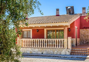 Rural, rustic cottage in the heart of nature.