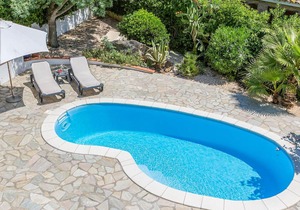 Sant Antoni de Calonge Villa Sleeps 8 with Pool Air Con and WiFi