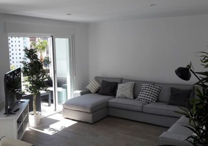 Spacious and stylish apartment near the beach in benidorm