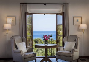 Spacious Family Retreat in Banyalbufar, 1020