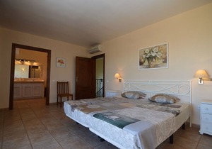 Spacious Villa with Private Swimming Pool in El Algar