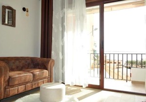Sunny Seaside Escape in Aguadulce