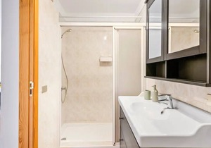 Vacation Home 'Radazul' with Sea View & Wi-Fi