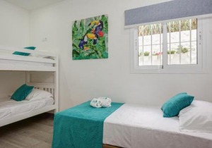 Villa Conchita By Seric,15´ walking to the beach